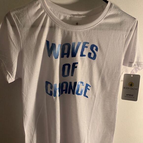 Body glove woman’s shirt  - Picture 1 of 4